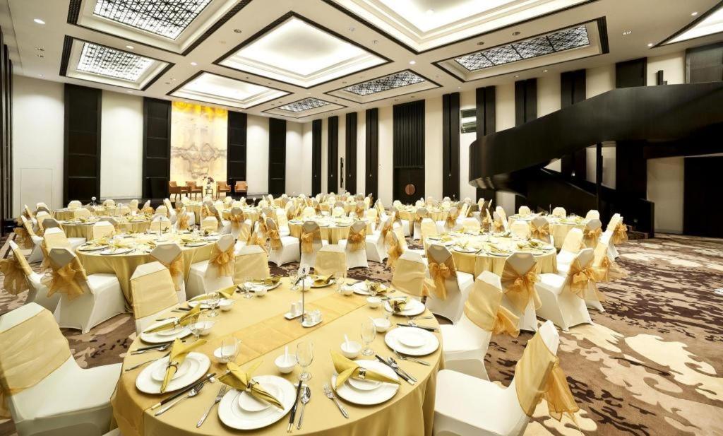 Bumi Segah Hotel Tanjung Redep Exteriér fotografie